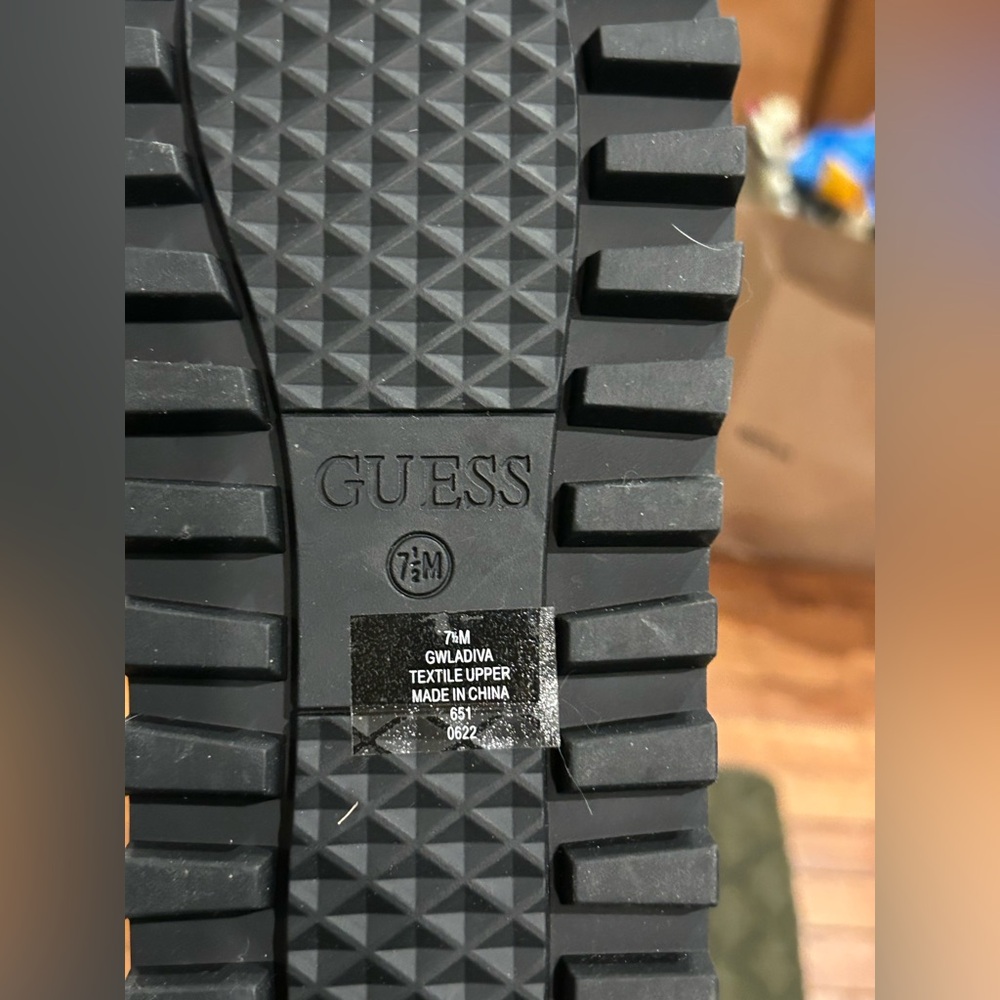 Guess Olive Green Quilted Winter Boots size 7.5 new - Picture 9 of 16